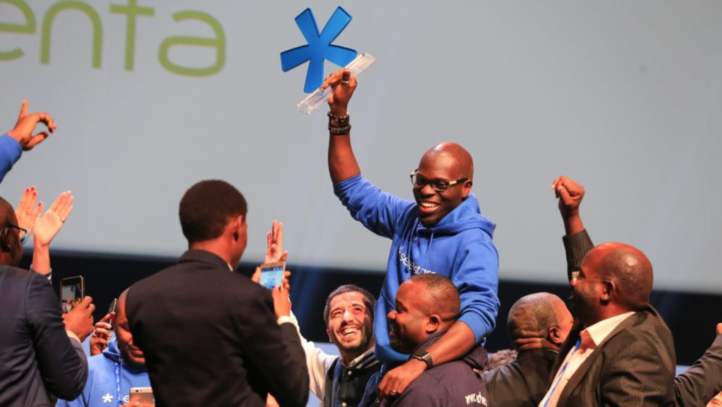 Featured image: AgroCenta CEO and co-founder Francis Obirikorang accepting the startup’s Seedstars Global Winner award at the 2018 Seedstars Summit (Supplied)