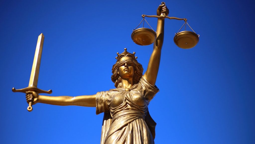 via https://pixabay.com/photos/justice-statue-lady-justice-2060093/