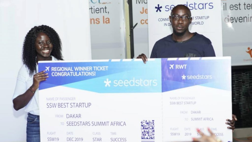 Featured image: Seedstars Dakar winner Afrikamart team members including Afrikamart founder and COO Albert Diouf pitching at (Seedstars via Twitter)