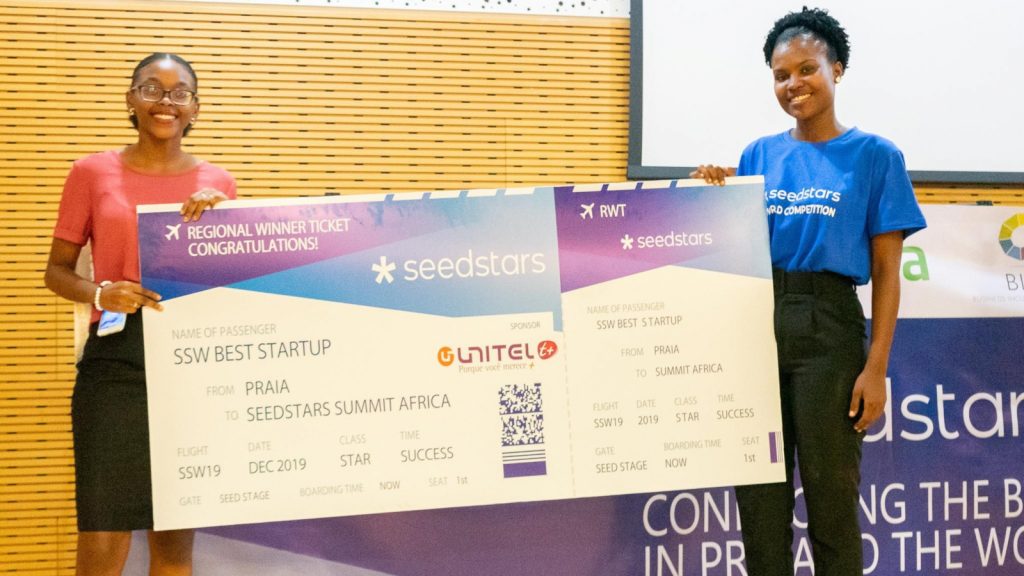 Featured image: Passafree team member receiving the prize at the Seedstars Praia pitching event (Supplied)