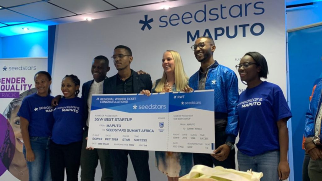 Featured image: Txapita Mobility team members receiving their prize at Seedstars Maputo (Supplied)