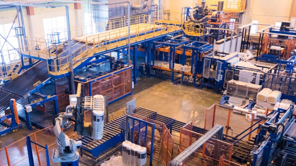 Manufacturing success: The Durban Chemicals Cluster accelerator continues to drive localisation and enable transformation with black industrialists. The programme is supported by eThekwini Municipality, FFS, H&R, NCS Resins, Sherwin-Williams and SAPREF. Photo: Supplied/Ventureburn